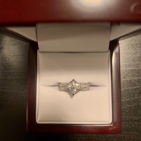 SI1 1.0 CT White Gold Engagement Ring & Matching Band - Picture 8 of 8